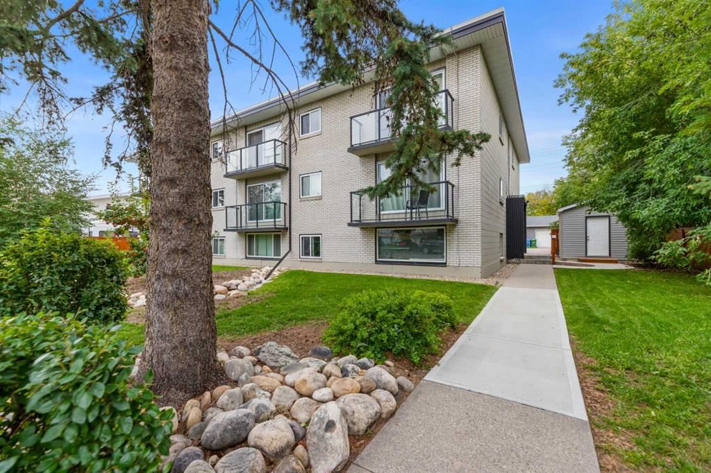 10, 1717 Westmount Road NW, Calgary — photo 2 of 23