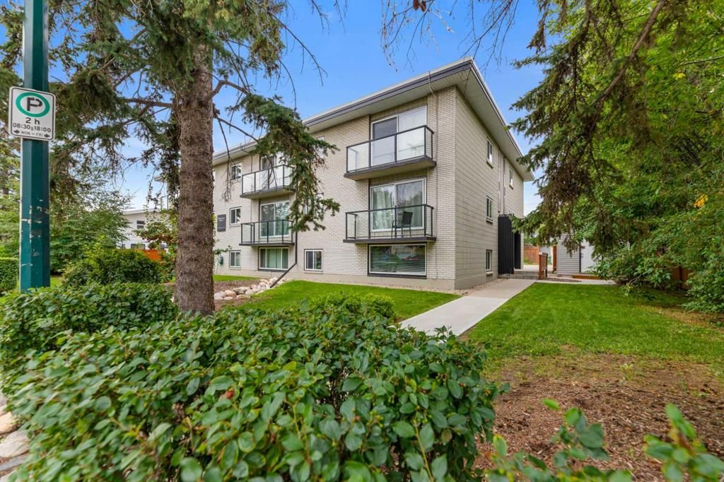 10, 1717 Westmount Road NW, Calgary — photo 3 of 23