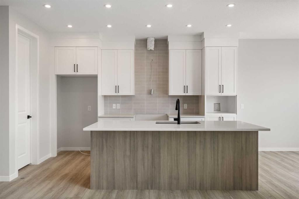 262 West Grove Lane SW, Calgary — photo 3 of 46
