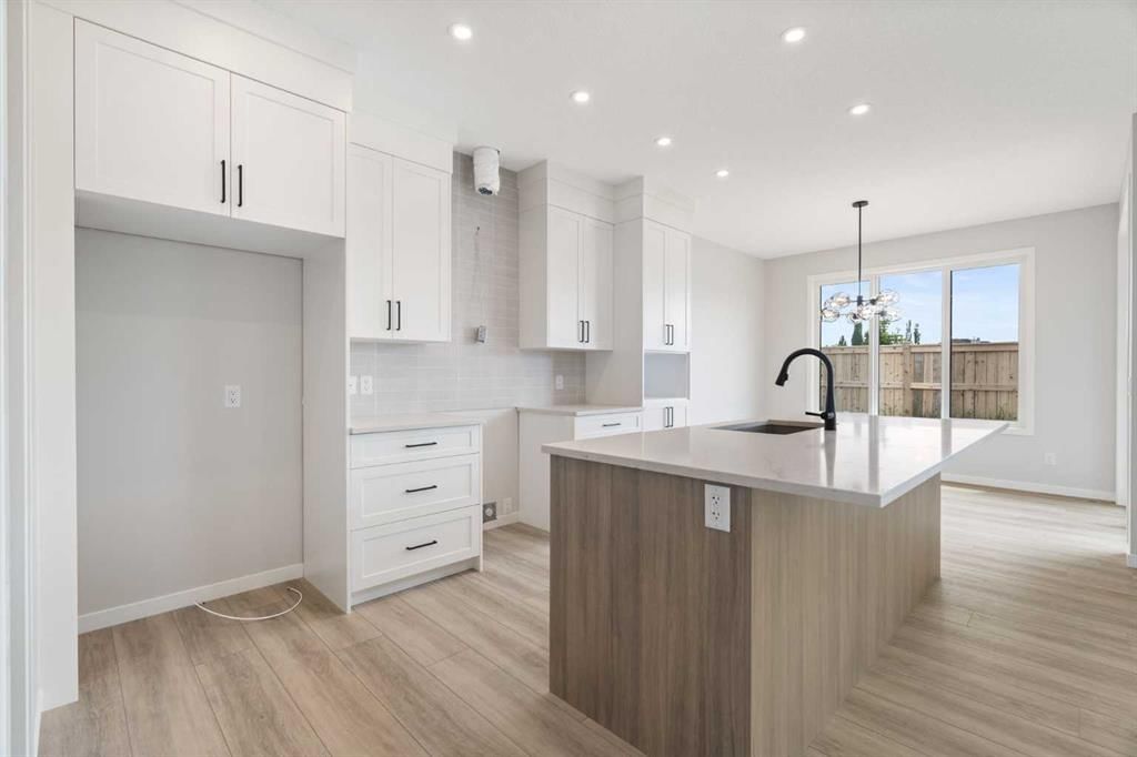 262 West Grove Lane SW, Calgary — photo 4 of 46