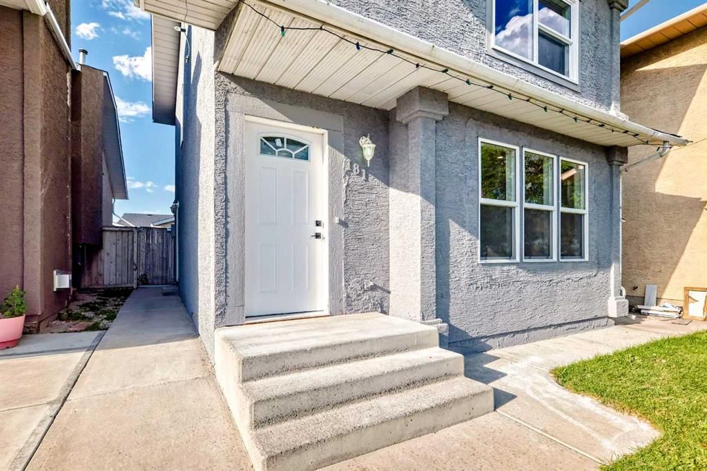 181 Martinglen Way NE, Calgary — photo 2 of 48