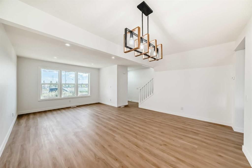181 Martinglen Way NE, Calgary — photo 5 of 48