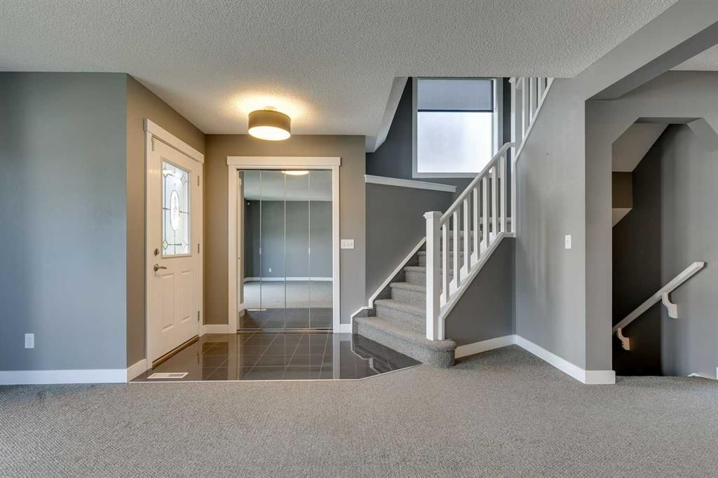 508 Saddlecrest Boulevard NE, Calgary — photo 3 of 41