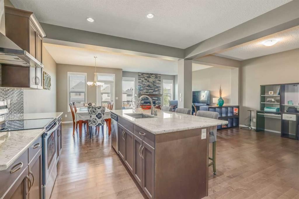 44 Nolancrest Green NW, Calgary — photo 3 of 30