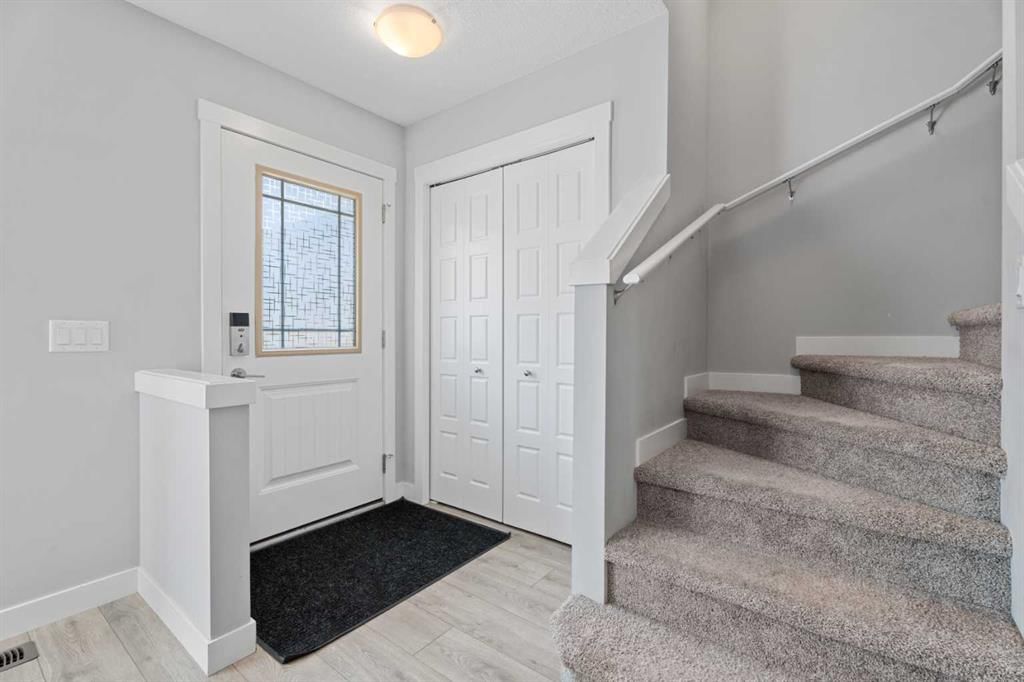 230 Auburn Meadows Manor SE, Calgary — photo 5 of 39