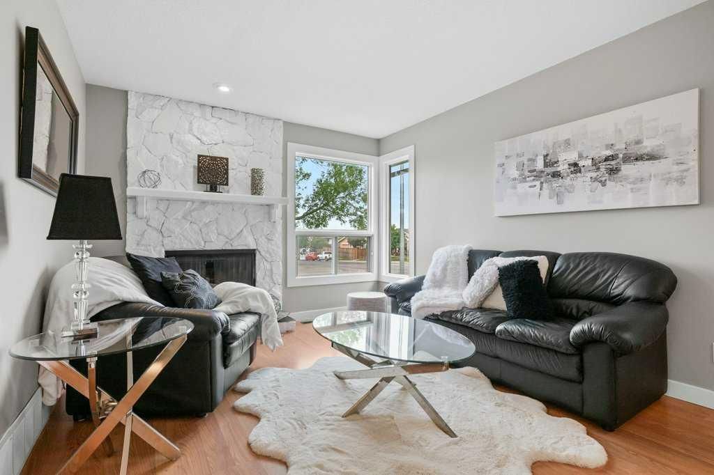 55 Macewan Drive NW, Calgary — photo 4 of 44