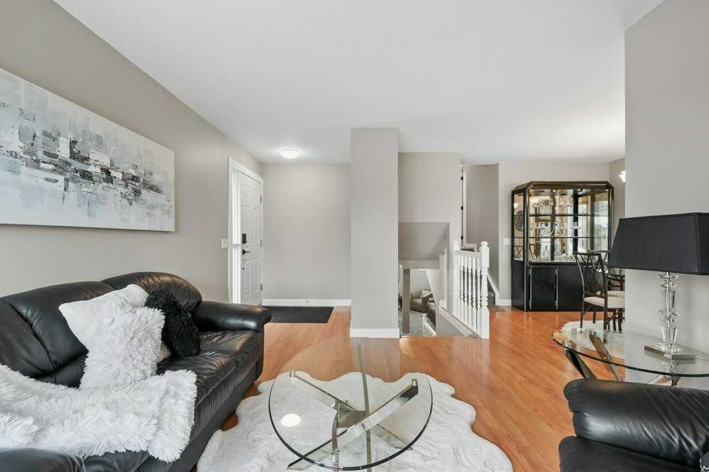 55 Macewan Drive NW, Calgary — photo 5 of 44