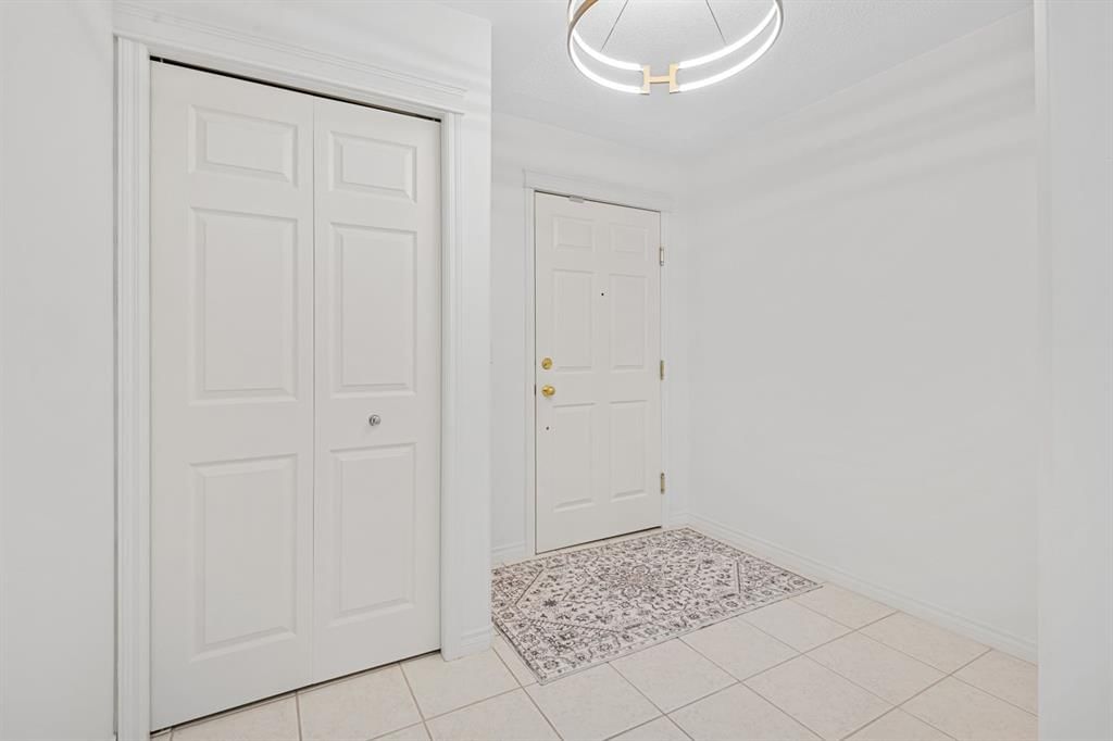 2205, 7451 Springbank Boulevard SW, Calgary — photo 4 of 50
