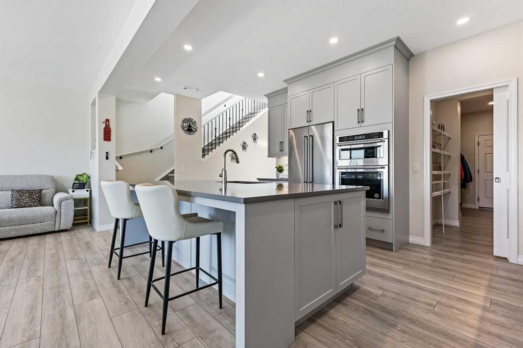 100 Magnolia Crescent SE, Calgary — photo 4 of 50