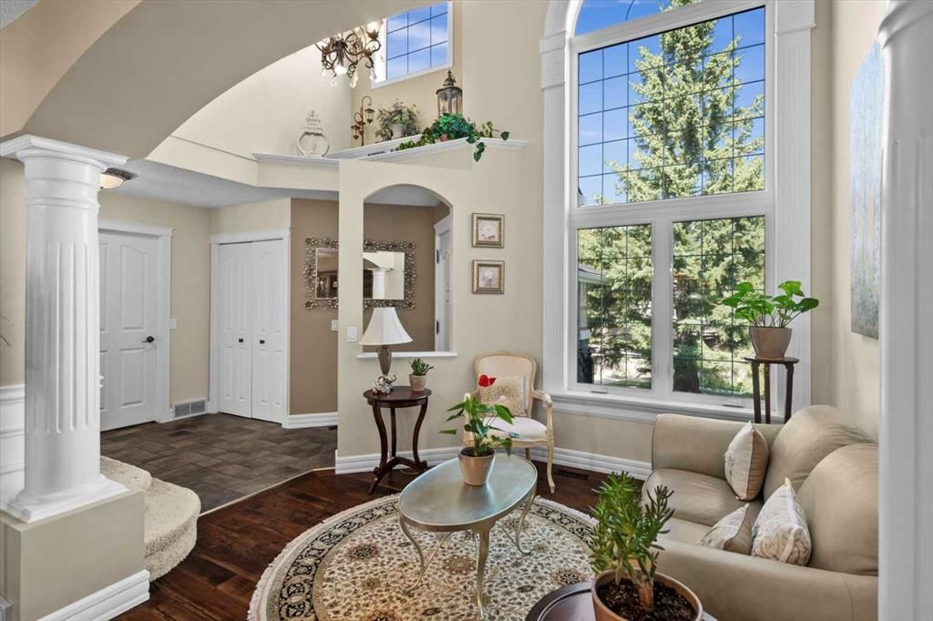 9124 Edgebrook Drive NW, Calgary — photo 5 of 41