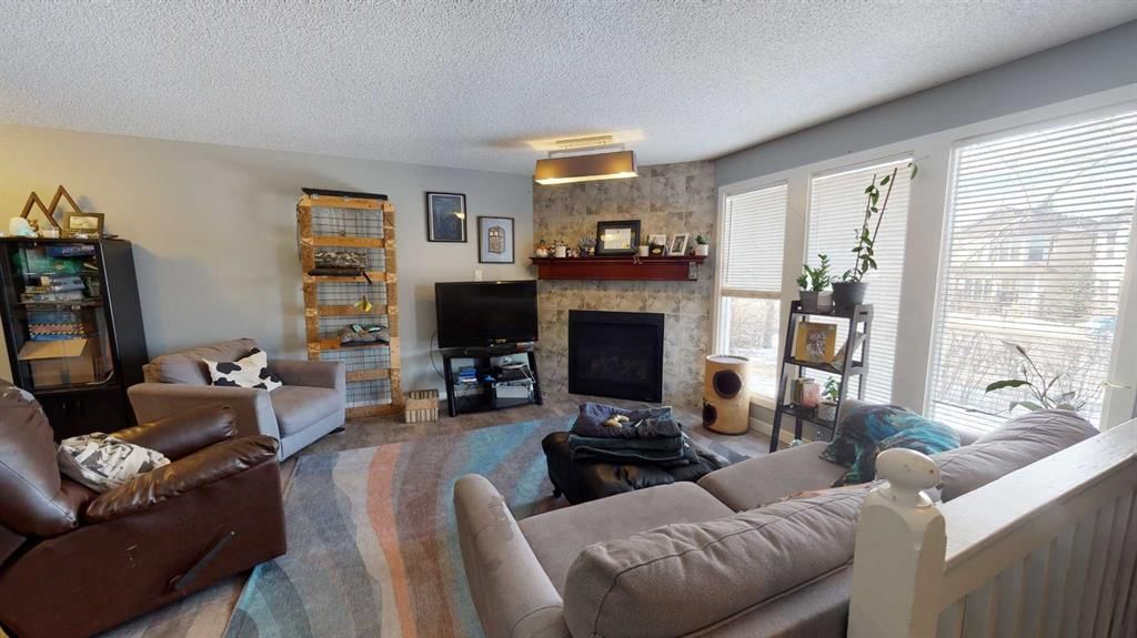 7422 Ogden Road SE, Calgary — photo 3 of 33