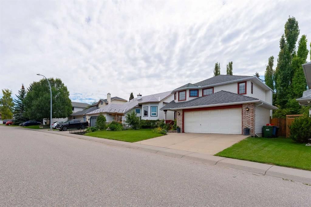 9 Valley Meadow Close NW, Calgary — photo 3 of 50