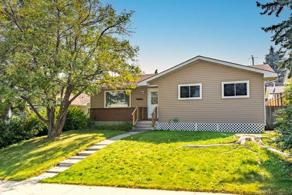 631 Hunts Crescent NW, Calgary — photo 2 of 40