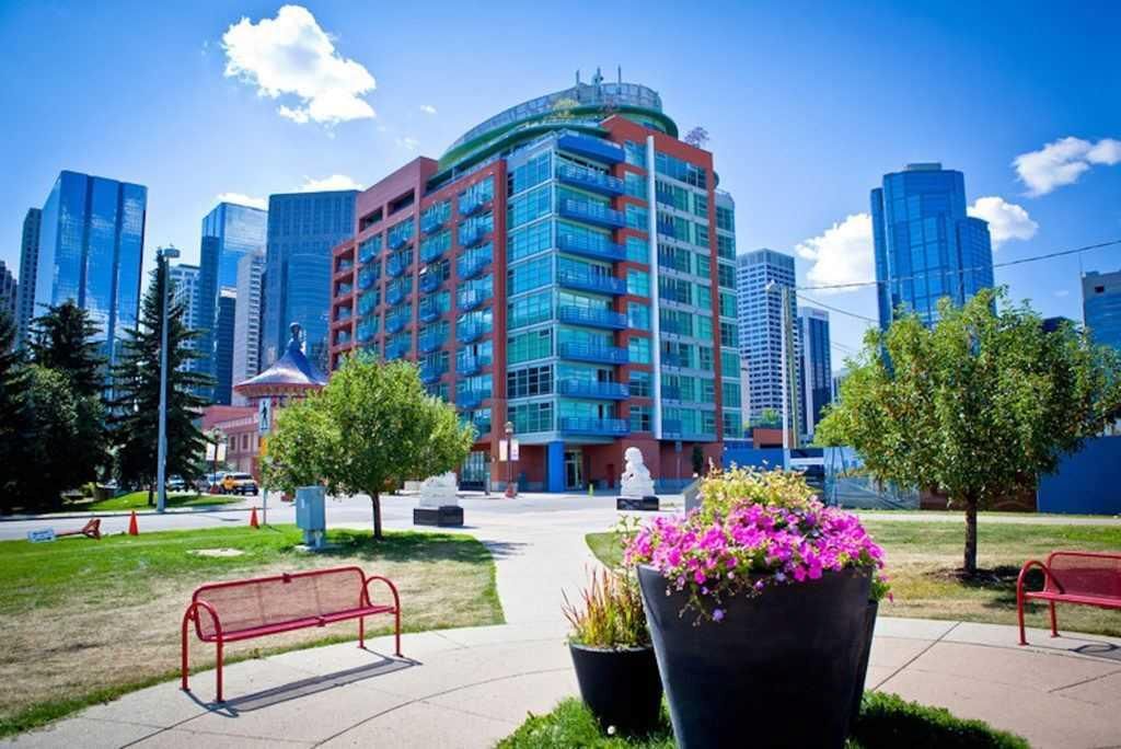 202, 205 Riverfront Avenue SW, Calgary — photo 2 of 19