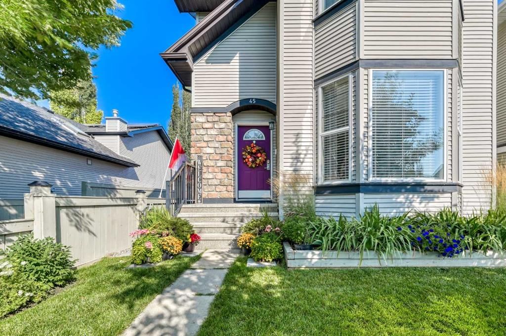 45 Cranberry Square, Calgary — photo 3 of 42