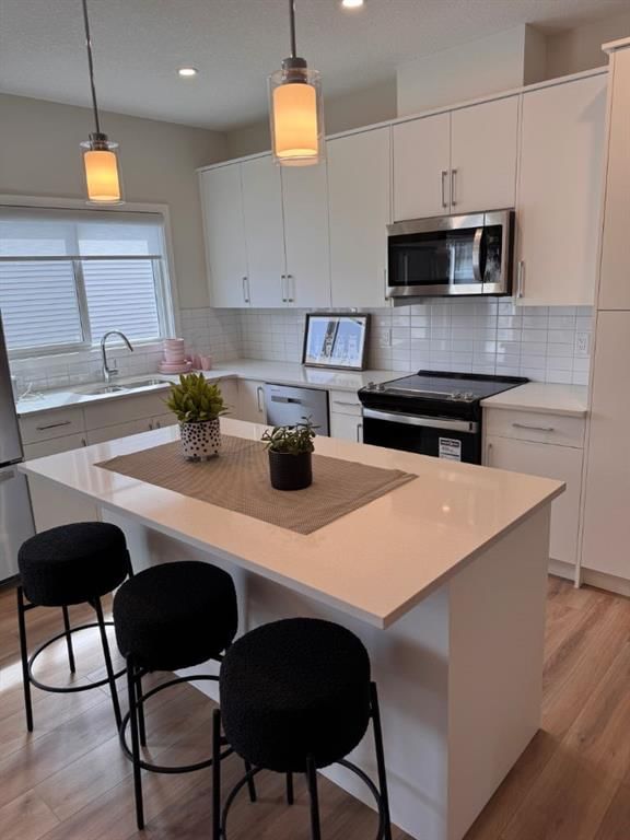 4 Wolf Hollow Road SE, Calgary — photo 5 of 29