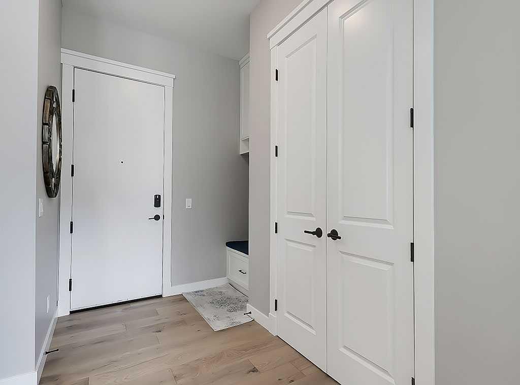 201, 135 Lebel Crescent NW, Calgary — photo 3 of 46