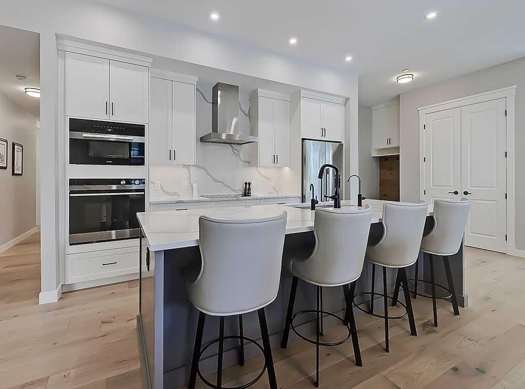 201, 135 Lebel Crescent NW, Calgary — photo 4 of 46