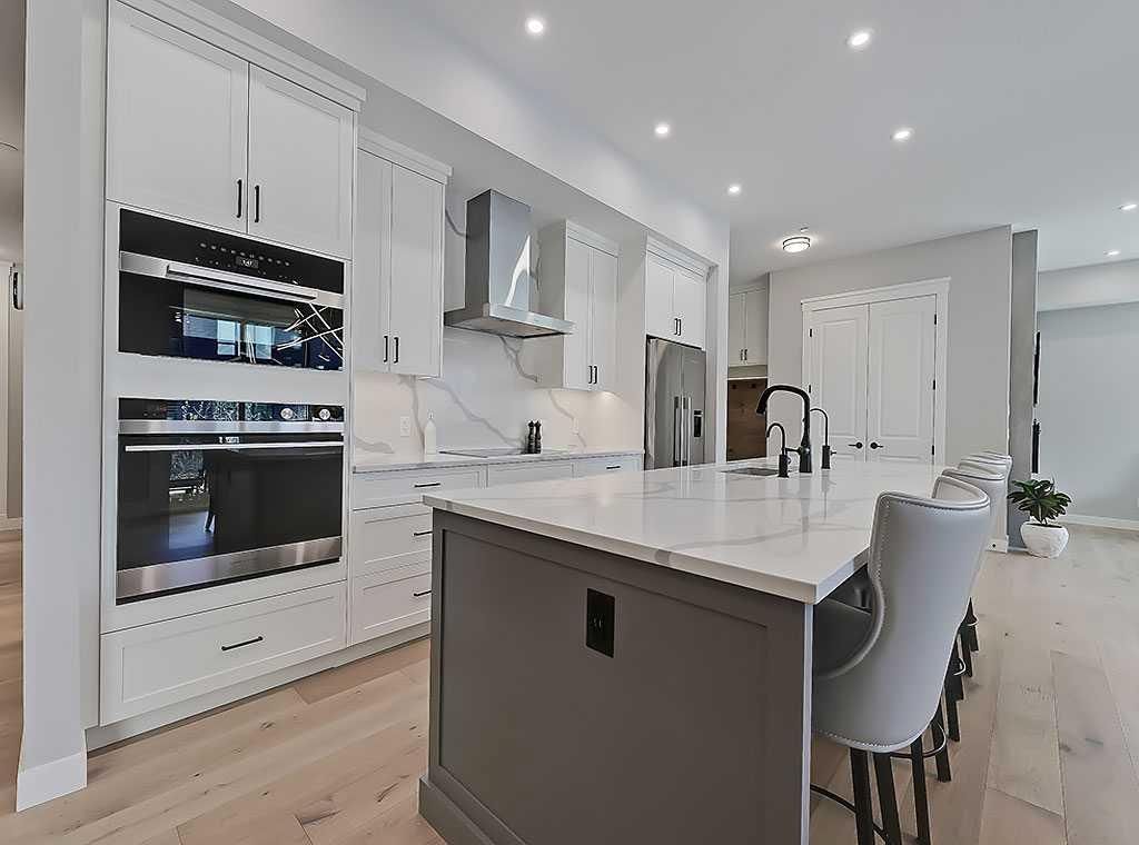 201, 135 Lebel Crescent NW, Calgary — photo 5 of 46