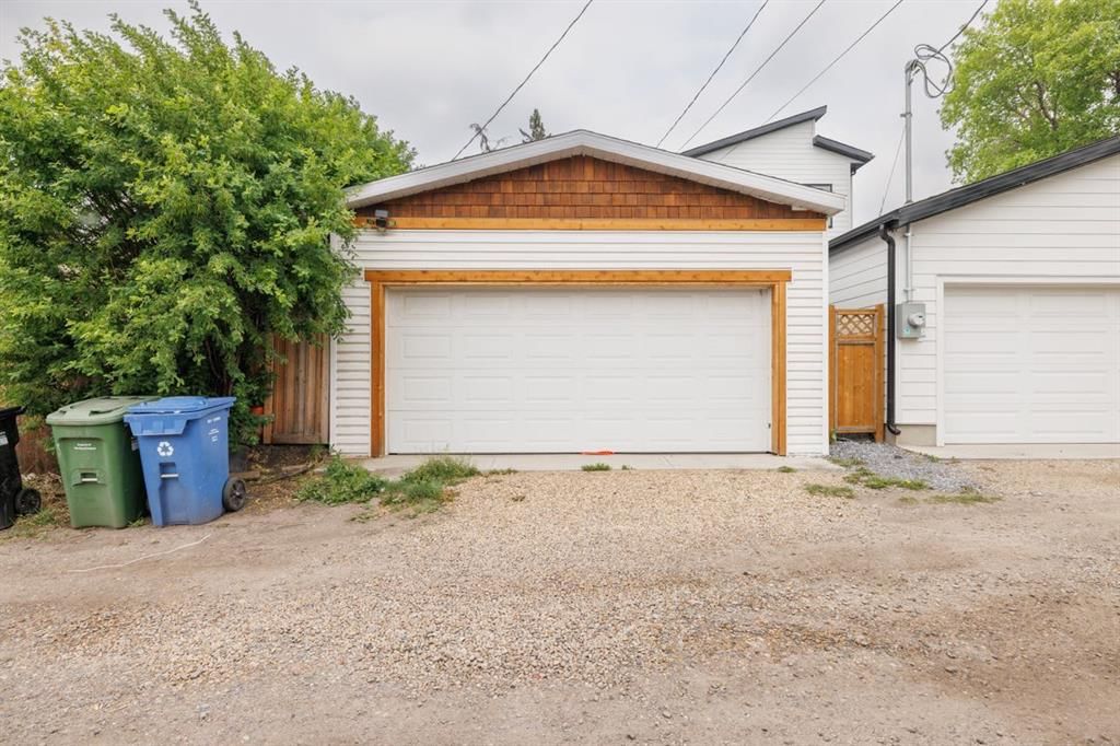2311 21 Avenue SW, Calgary — photo 4 of 26