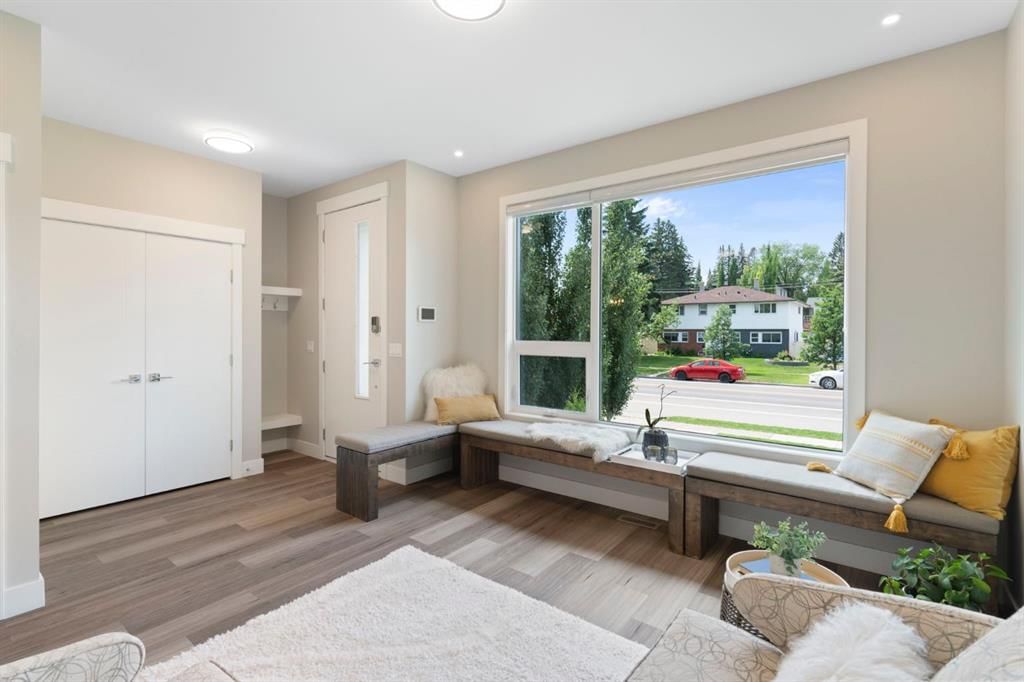 100 Cambrian Drive NW, Calgary — photo 4 of 50
