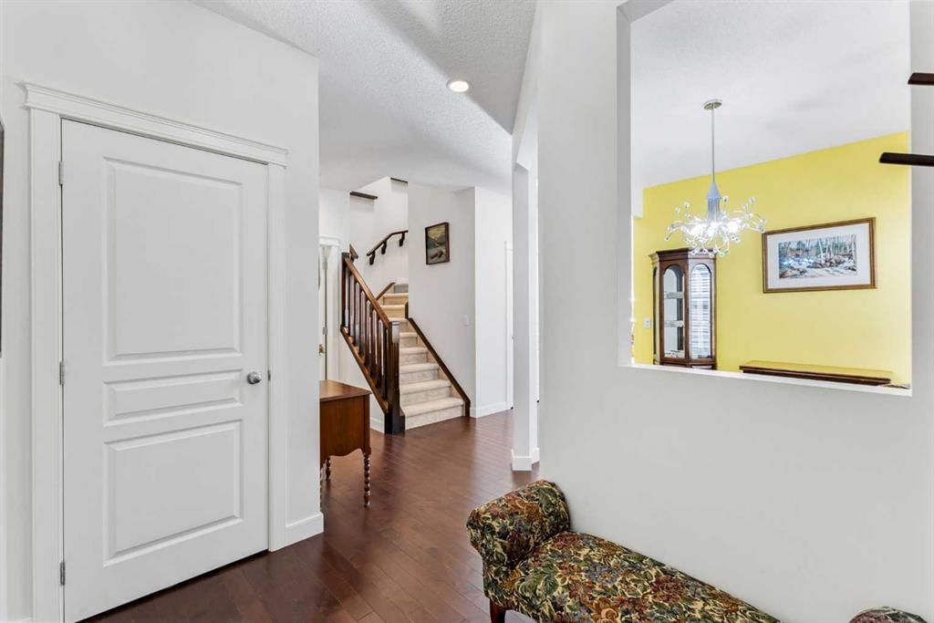 139 Everbrook Drive SW, Calgary — photo 5 of 50