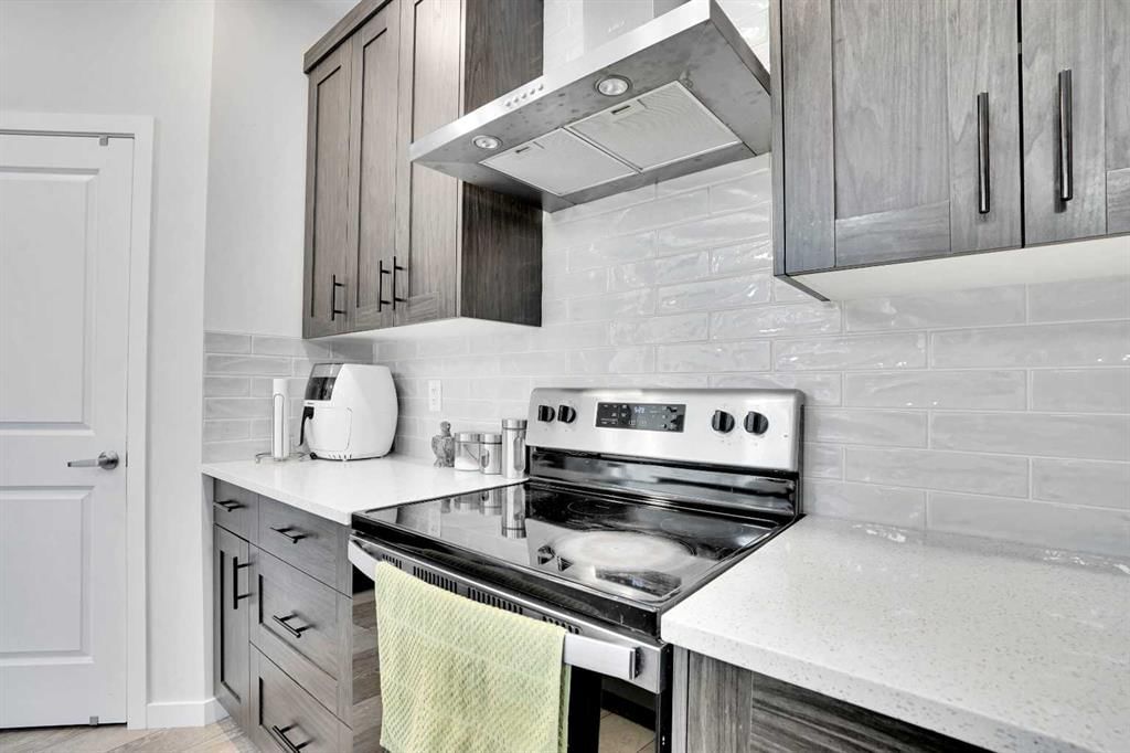 22 Savanna Villas NE, Calgary — photo 3 of 50