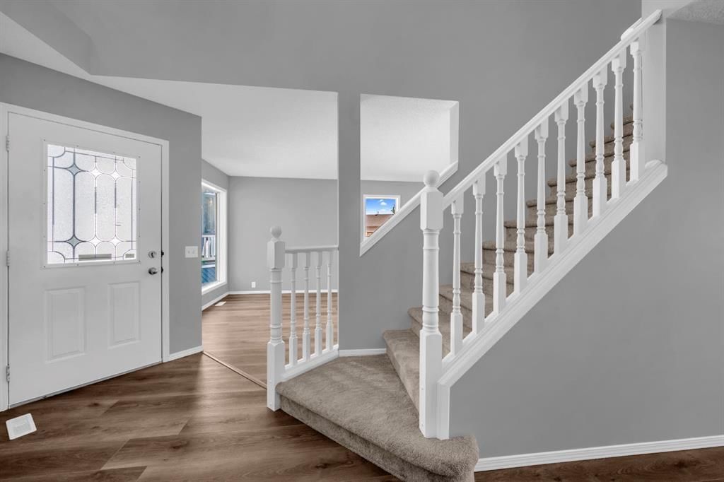 518 Bridlecreek Green SW, Calgary — photo 5 of 50