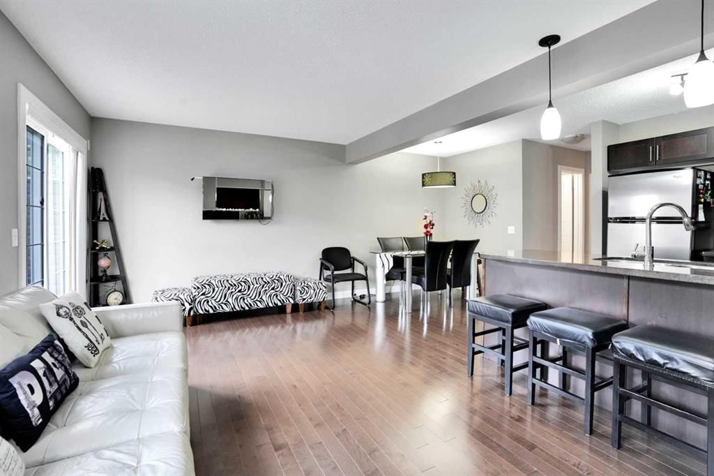 101 Pantego Lane NW, Calgary — photo 5 of 40