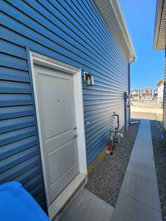 73 Herron Common NE, Calgary — photo 3 of 46
