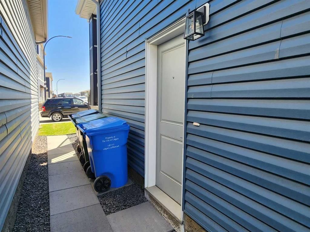 73 Herron Common NE, Calgary — photo 4 of 46
