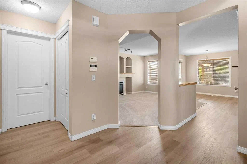 329 Bridleridge Way SW, Calgary — photo 3 of 42