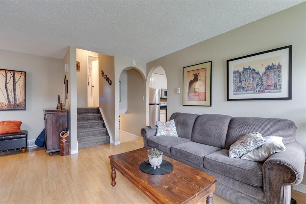 87 Falton Close NE, Calgary — photo 2 of 32