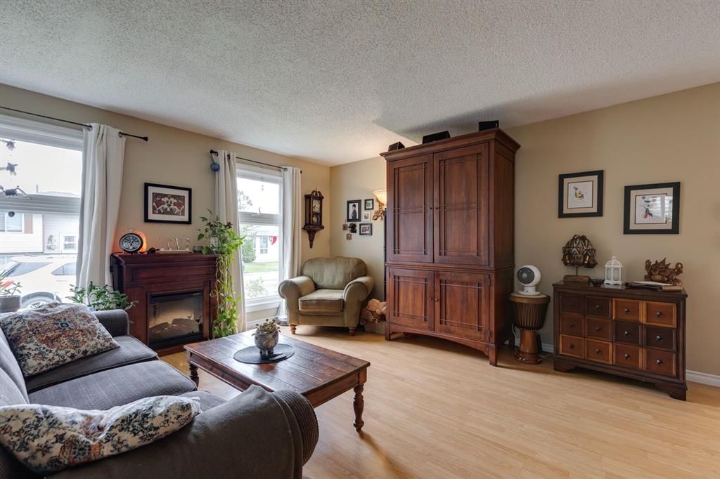 87 Falton Close NE, Calgary — photo 3 of 32