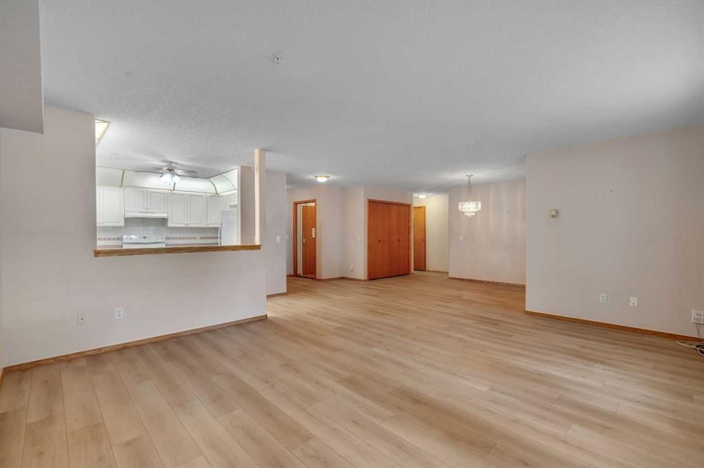 109, 7239 Sierra Morena Boulevard SW, Calgary — photo 4 of 49