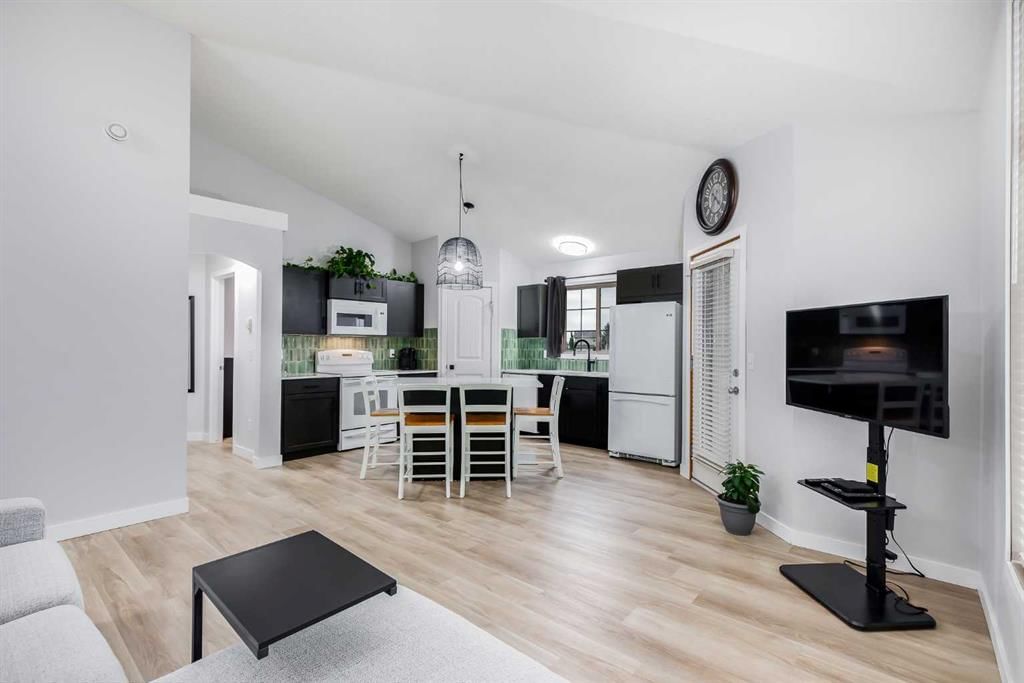 201, 11 Everridge Square SW, Calgary — main listing photo