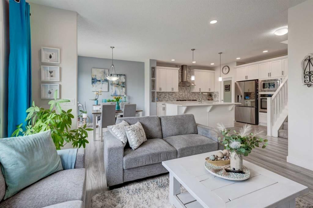 39 Walden Green SE, Calgary — photo 4 of 43