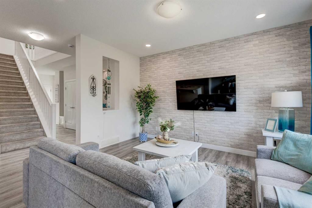 39 Walden Green SE, Calgary — photo 5 of 43