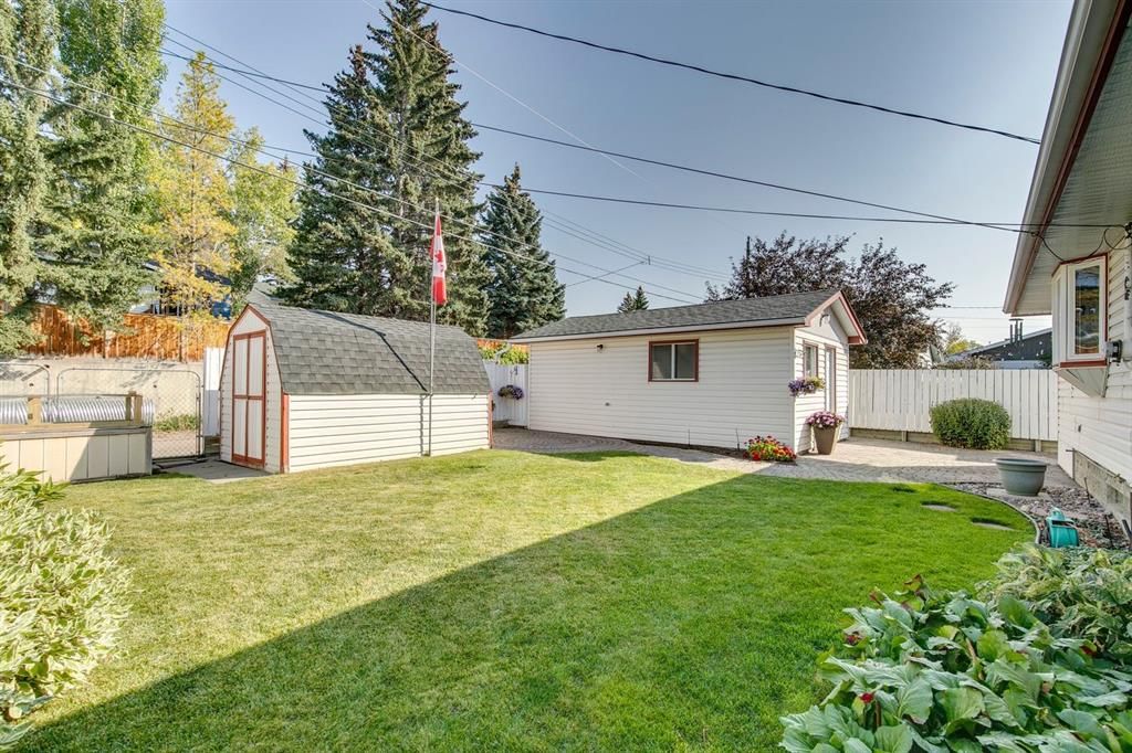 5751 Dalmead Crescent NW, Calgary — photo 2 of 44