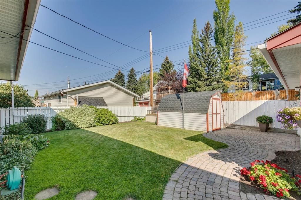 5751 Dalmead Crescent NW, Calgary — photo 3 of 44