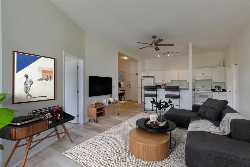 313, 1410 2 Street SW, Calgary — main listing photo