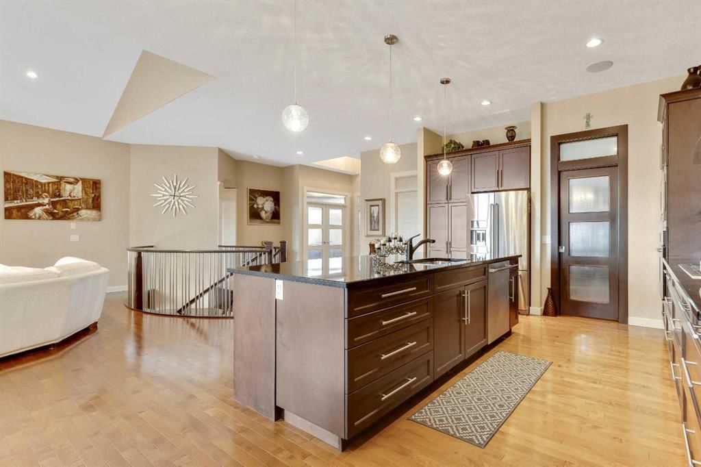 200 Cranleigh Terrace SE, Calgary — photo 5 of 48