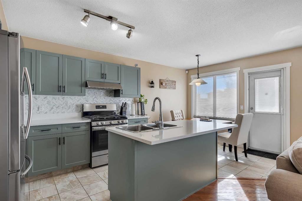 164 Covepark Close NE, Calgary — photo 4 of 31