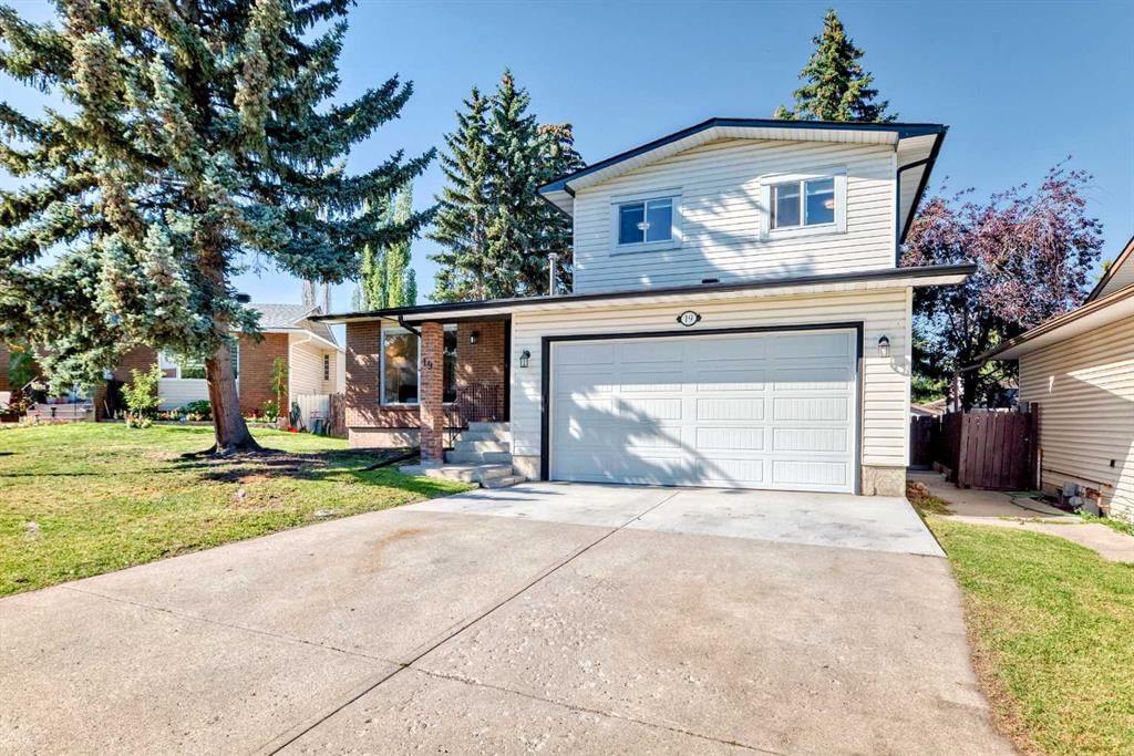 19 Templeridge Place NE, Calgary — photo 2 of 50