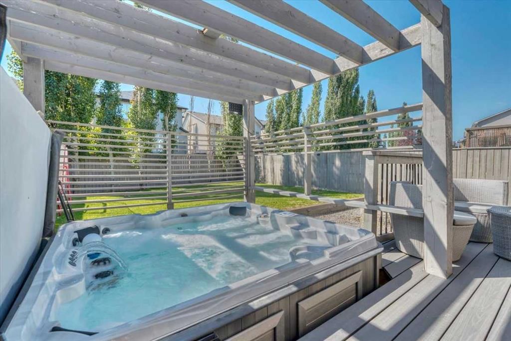 156 New Brighton Lane SE, Calgary — photo 5 of 48