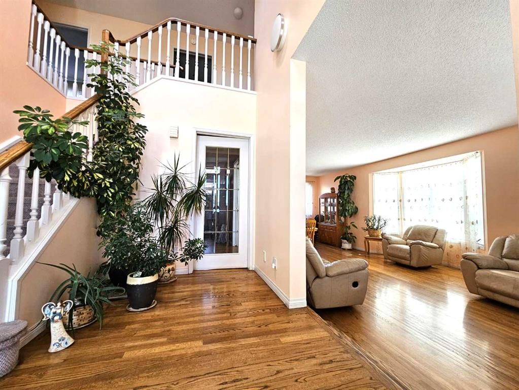 91 Woodbrook Road SW, Calgary — photo 3 of 48
