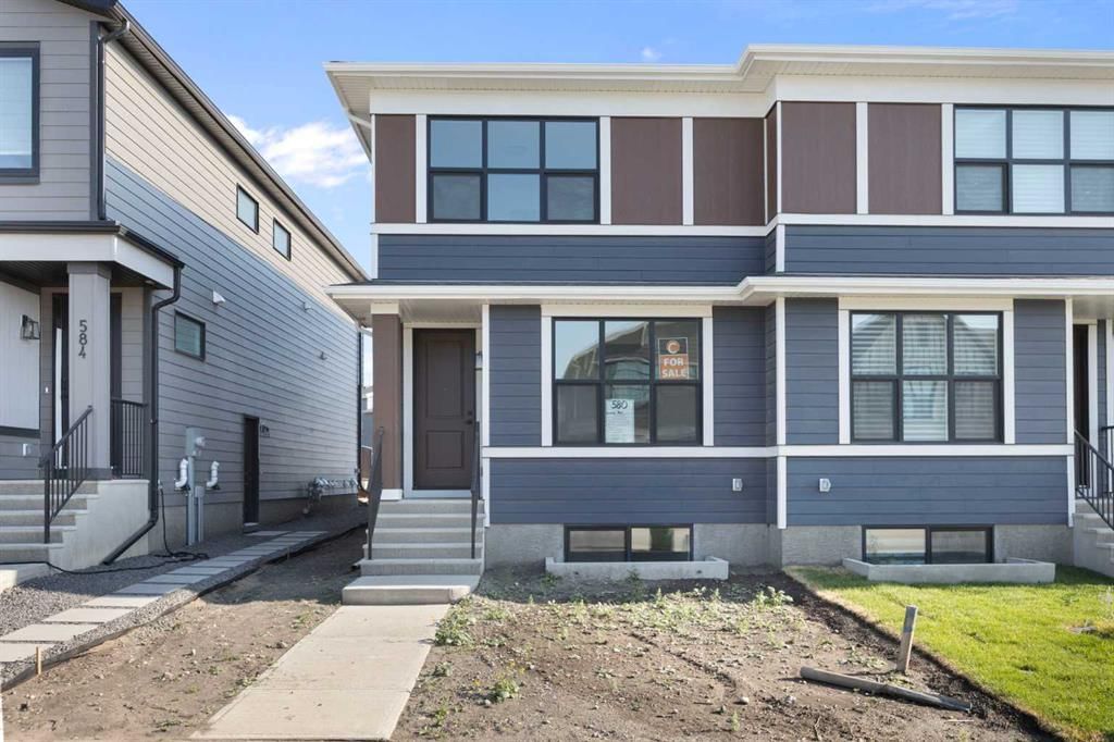 580 Rowmont Boulevard NW, Calgary — main listing photo