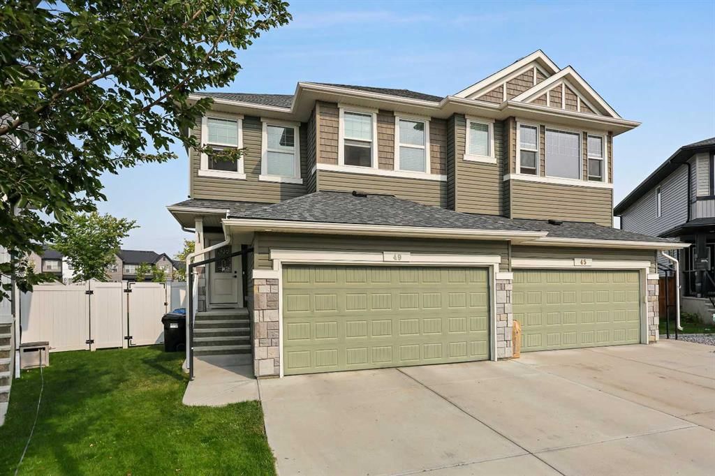 49 Evansglen Mews NW, Calgary — main listing photo