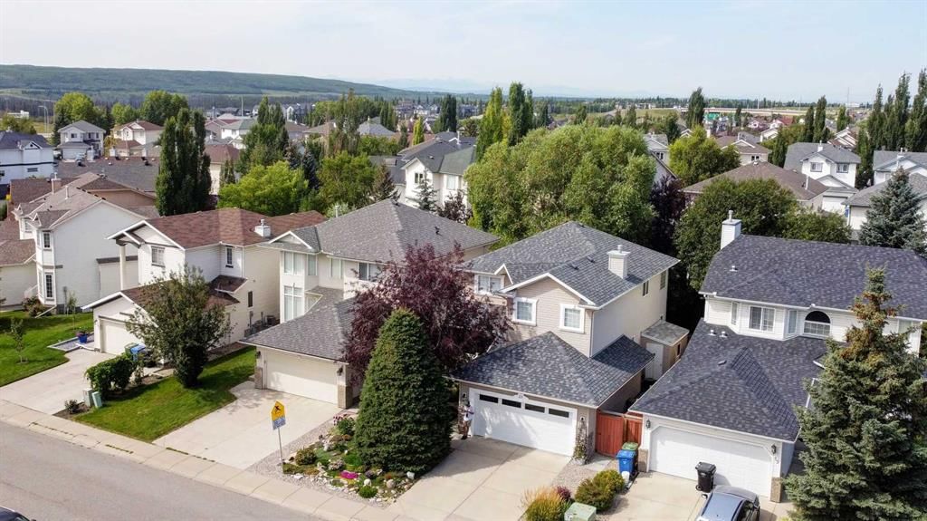 23 Sierra Nevada Way SW, Calgary — photo 3 of 50