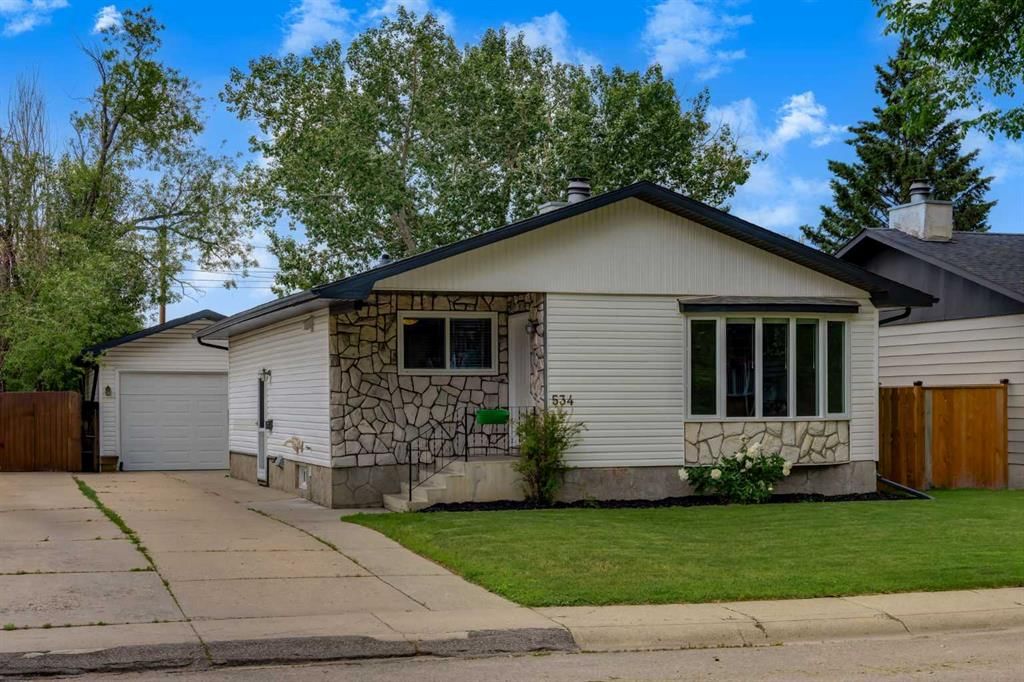 534 Cantrell Drive SW, Calgary — main listing photo